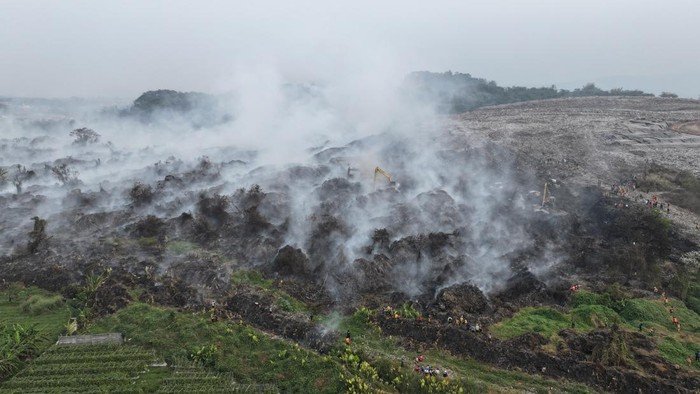 Kebakaran TPA Galuga Masuk Hari Kelima, Helikopter TNI AU Kerahkan 15 Ton Air