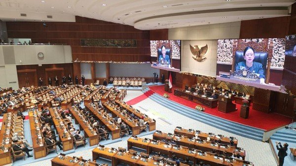 DPR Gelar Paripurna Penetapan Komjen Suyudi Jadi Kapolri, 383 Anggota Hadir